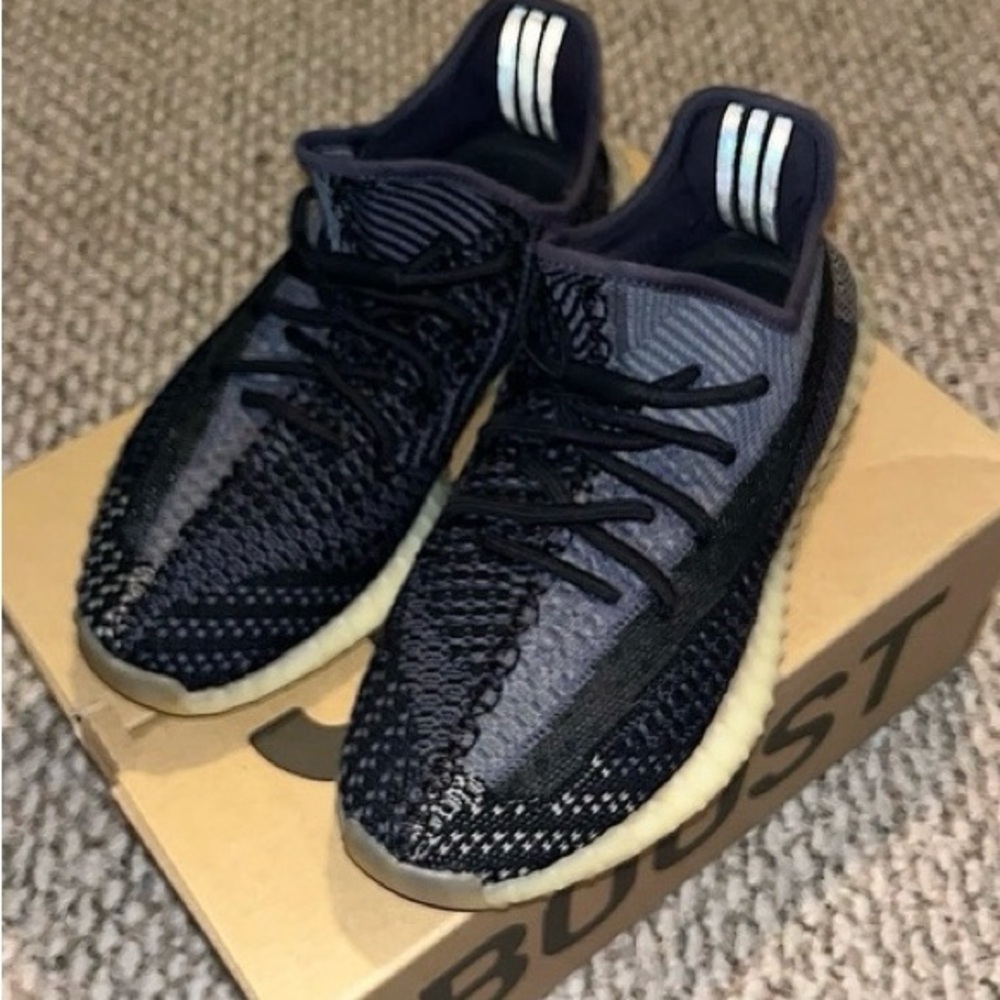 adidas Yeezy Boost 350 V2 Carbon